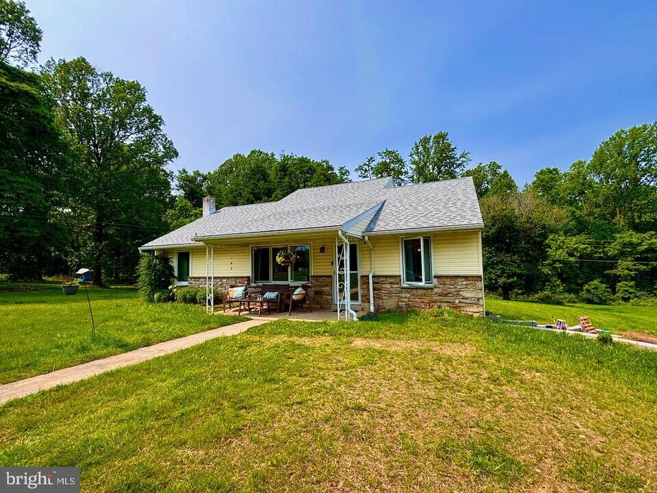 847 Highspire Rd in Glenmoore, PA - Building Photo