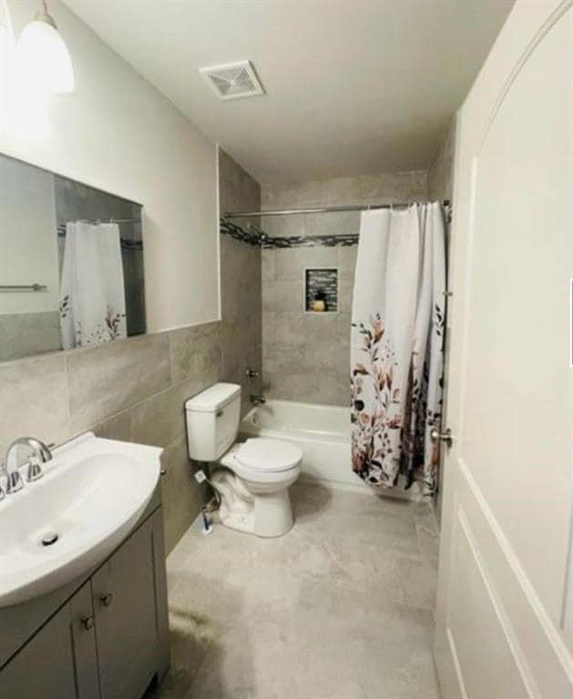 2388 Rockbridge Rd SW in Stone Mountain, GA - Building Photo - Building Photo