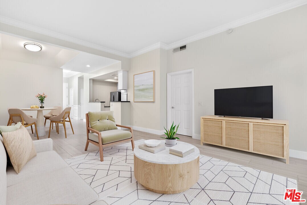 1820 S Beverly Glen Blvd in Los Angeles, CA - Building Photo