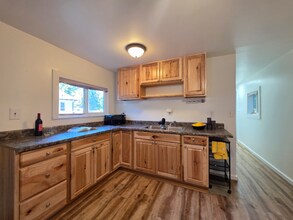 8397 Golden Valley Blvd in Maple Falls, WA - Building Photo - Building Photo