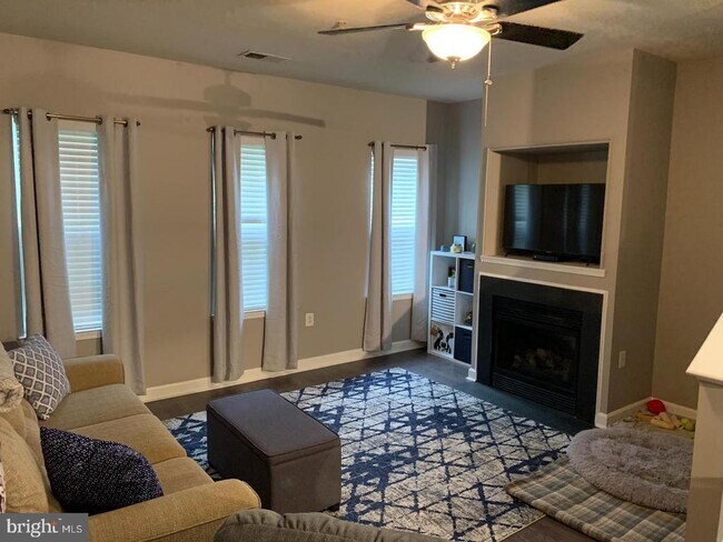 42506 Hollyhock Terrace in Ashburn, VA - Building Photo - Building Photo
