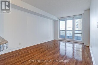 33 Elm Dr W in Mississauga, ON - Building Photo - Building Photo