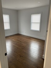 15 Bayview Ave, Unit 2 in Norwalk, CT - Building Photo - Building Photo