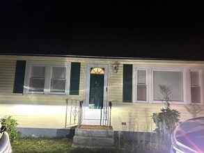 82 Vine St in Fitchburg, MA - Foto de edificio - Building Photo