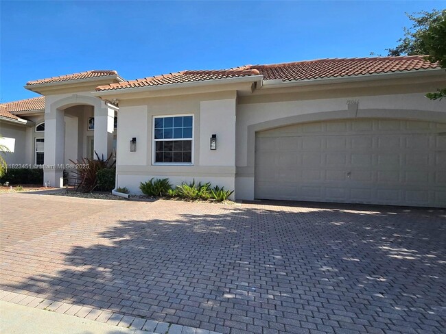 property at 15066 SW 39th St