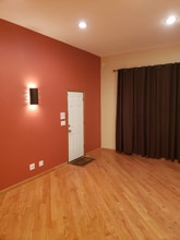 8058 S Brandon Ave in Chicago, IL - Building Photo - Building Photo