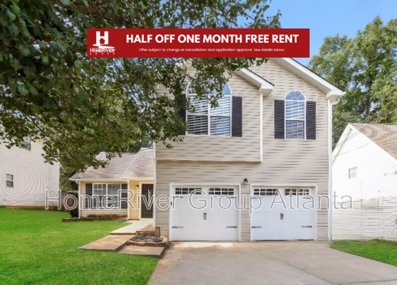 7551 Clear Creek Dr in Lithonia, GA - Foto de edificio