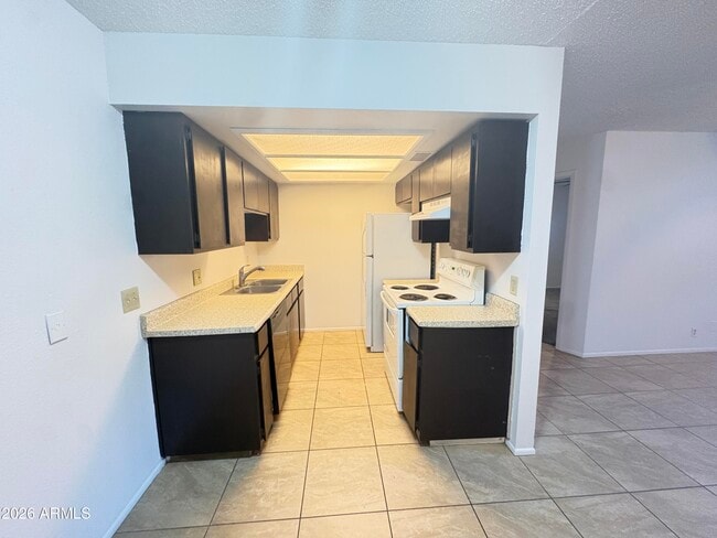 property at 2931 E Beck Ln