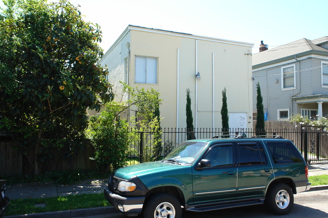 1704 Ward St in Berkeley, CA - Building Photo - Building Photo