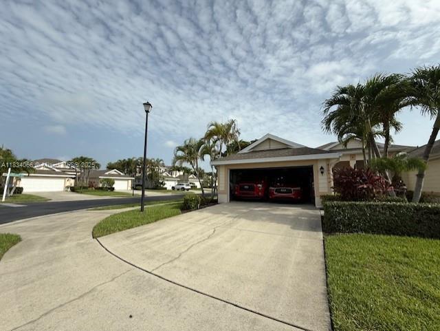 4291 Avian Avenue in Ft. Myers, FL - Building Photo - Building Photo