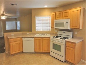 3610 Canoe Camp Ct in Las Vegas, NV - Foto de edificio - Building Photo