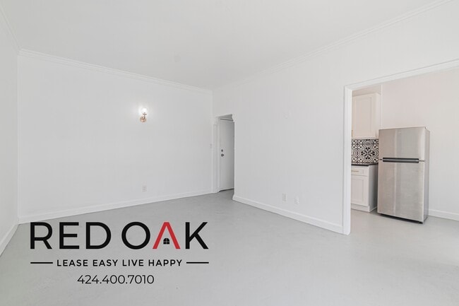 property at 535 S Gramercy Pl