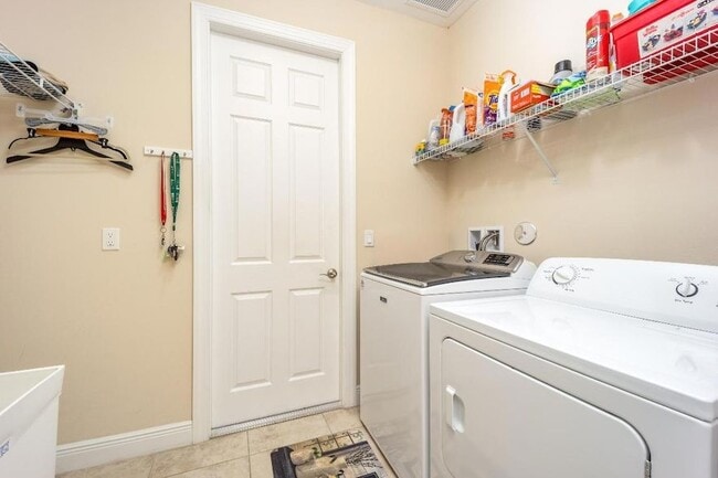 443 11th Square SW in Vero Beach, FL - Building Photo - Building Photo