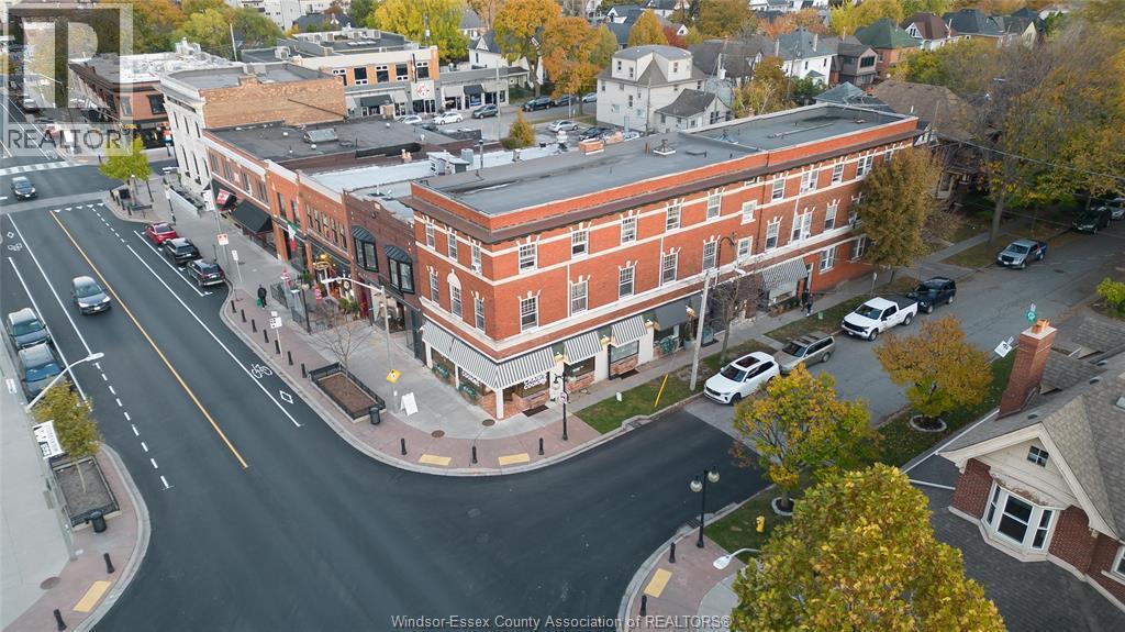 616 Windermere Rd in Windsor, ON - Building Photo