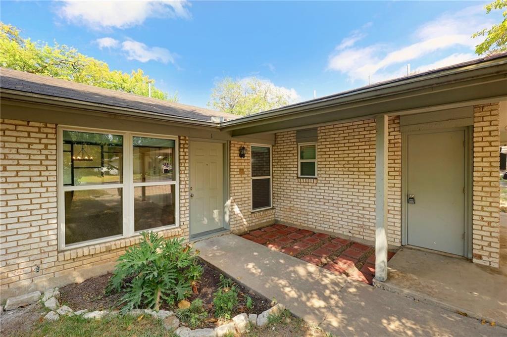 8312 Bowling Green Dr in Austin, TX - Building Photo