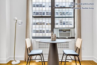 160 E 48th St in New York, NY - Building Photo - Building Photo