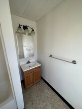 112 S Broad St in Grove City, PA - Building Photo - Building Photo