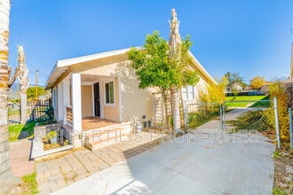 7221 Olive St in Highland, CA - Building Photo - Building Photo