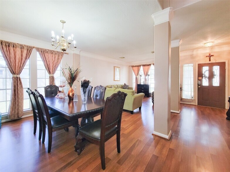 8002 Weeping Willow Pl in Missouri City, TX - Foto de edificio