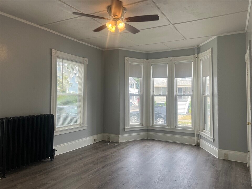 33 Cherry St in Lynn, MA - Building Photo