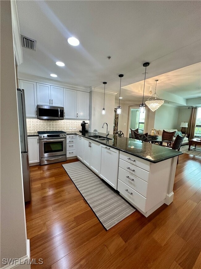 9115 Strada Pl in Naples, FL - Building Photo - Building Photo