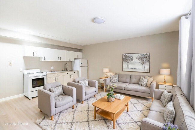 Elmwood Manor Apartments in Calgary, AB - Building Photo - Building Photo