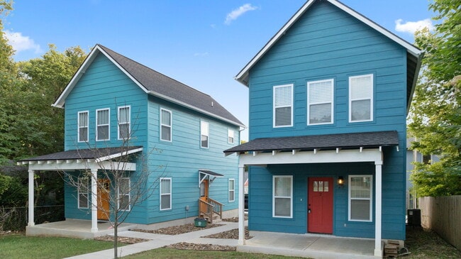 25 W 5th St in Fayetteville, AR - Foto de edificio - Building Photo