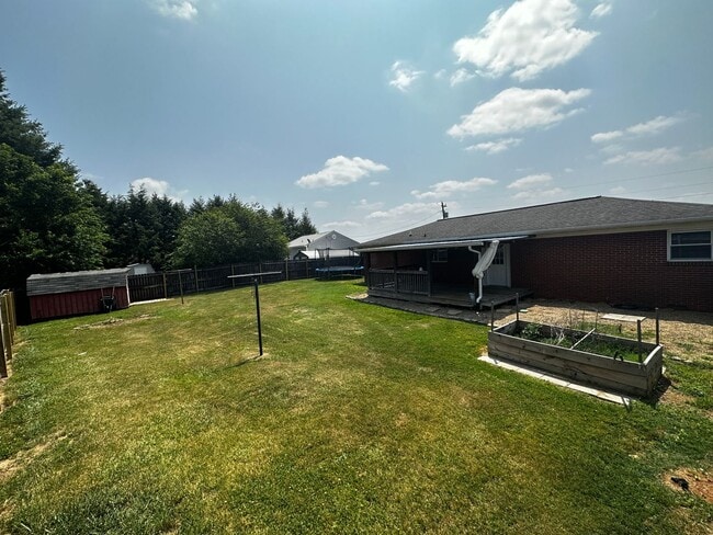 3984 Bruce St in Morristown, TN - Building Photo - Building Photo