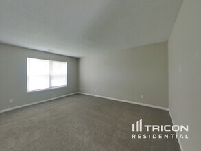 1582 Tulip Ct in Franklin, IN - Building Photo - Building Photo