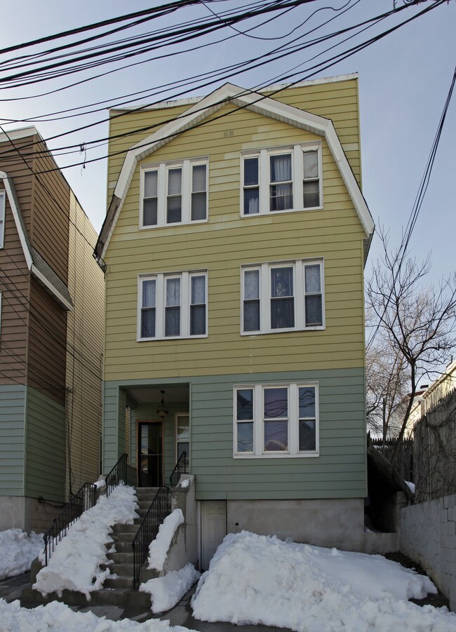 79 Randolph Ave in Jersey City, NJ - Building Photo - Building Photo