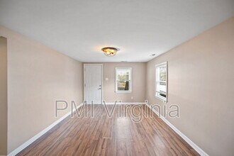 4217 Dunning Rd in Norfolk, VA - Building Photo - Building Photo