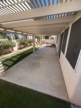 1084 Coral Desert Dr in Las Vegas, NV - Building Photo - Building Photo