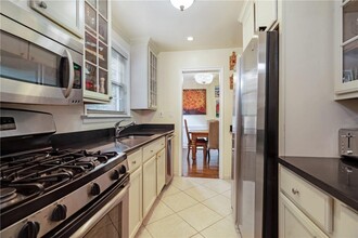 52 Underhill Rd in Scarsdale, NY - Building Photo - Building Photo