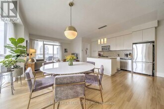 25 Broadway Ave in Toronto, ON - Building Photo - Building Photo