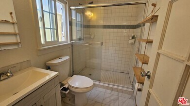 1121 N Curson Ave in West Hollywood, CA - Building Photo - Building Photo