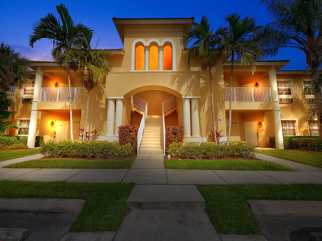 8912 Sandshot Ct-Unit -5122 in Port St. Lucie, FL - Foto de edificio - Building Photo