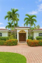 401 Warren Ln in Key Biscayne, FL - Building Photo - Building Photo