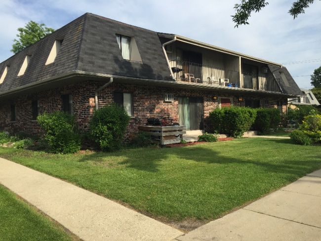 1712 S 115 Ct in West Allis, WI - Building Photo - Building Photo