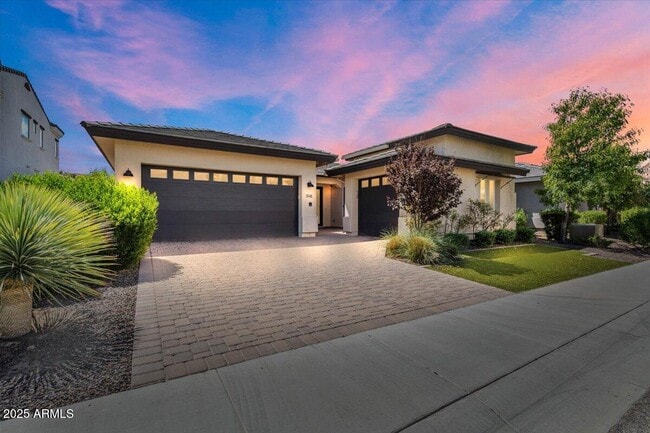 property at 5543 E Beryl Ave