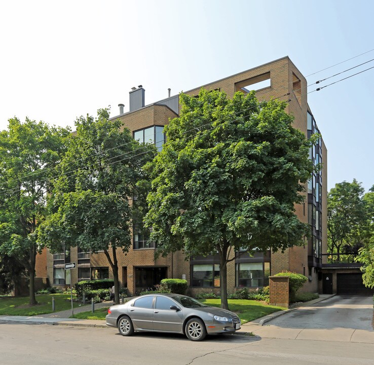197 Duke St in Hamilton, ON - Building Photo