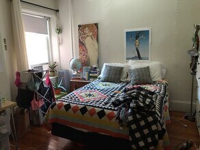 1589 Beacon St, Unit 3 in Brookline, MA - Foto de edificio - Building Photo