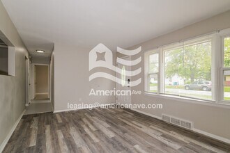 1444 Fairmeadows Ln in St. Louis, MO - Building Photo - Building Photo