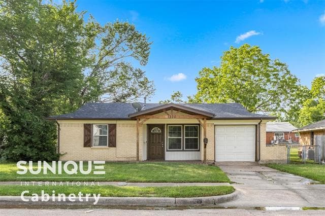 property at 1320 Longview St