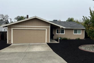 5200 Roseana Ct in Fair Oaks, CA - Building Photo - Building Photo