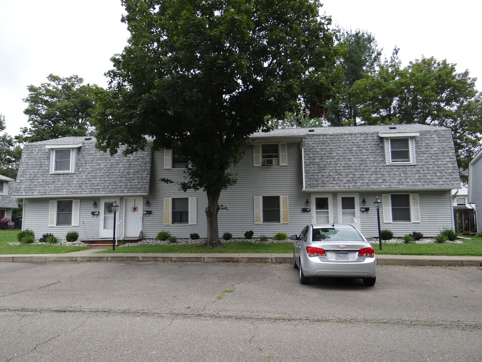 176 Bridge St in Tunkhannock, PA - Building Photo