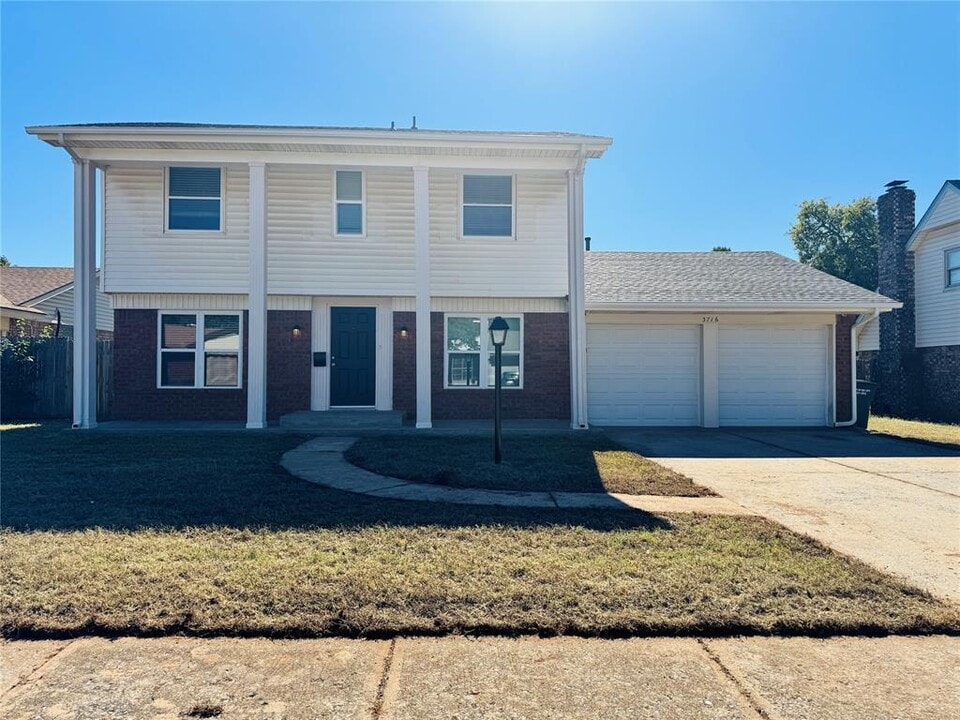 3716 Chetwood Dr in Del City, OK - Building Photo