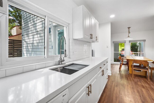 2709 Parker Ln in Austin, TX - Building Photo - Building Photo