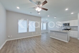 107 Yardley Ct in Lafayette, LA - Foto de edificio - Building Photo