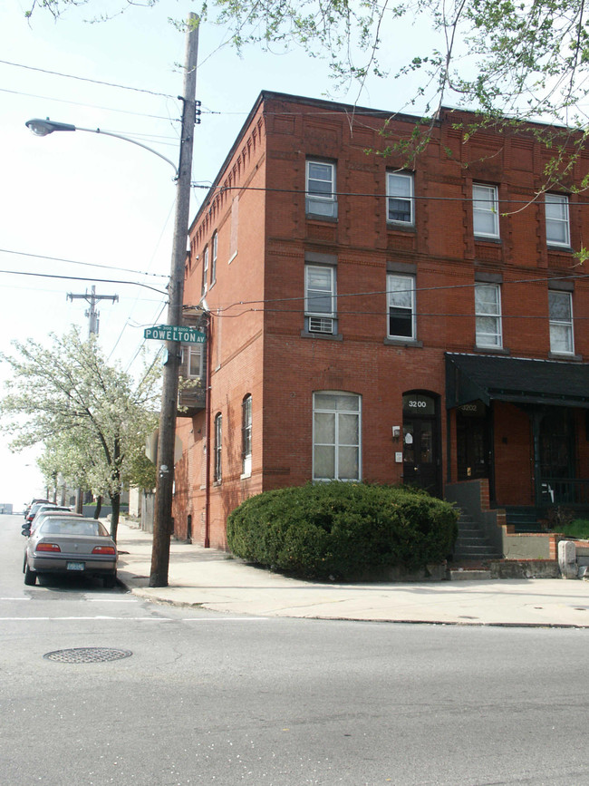 3200 Powelton Ave in Philadelphia, PA - Foto de edificio - Building Photo