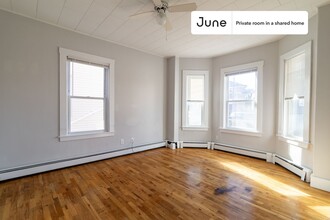 Private bedroom in 3 bed/1 bath Home in Boston, MA - Building Photo - Building Photo